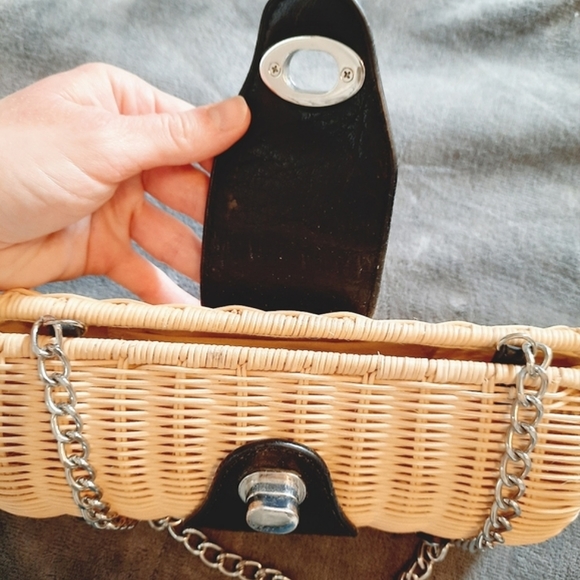 Straw Studios | Structured Straw Woven Handbag with Chain Strap - Picture 8 of 10